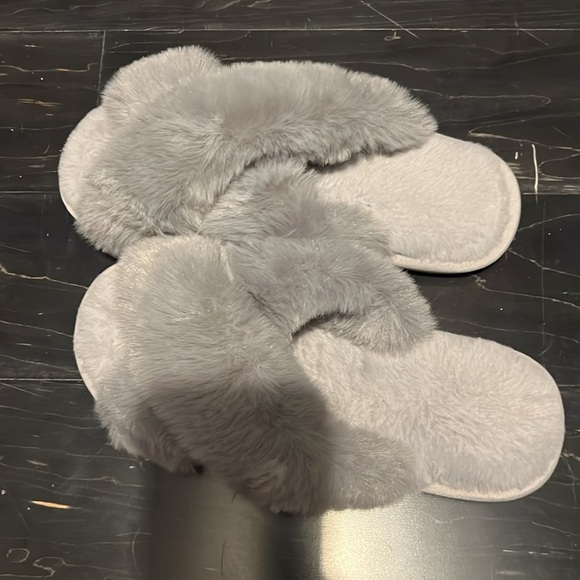 Metog Women's Fuzzy Slippers House Slippers Cross Band Outdoor Soft Open Toe - Picture 3 of 8